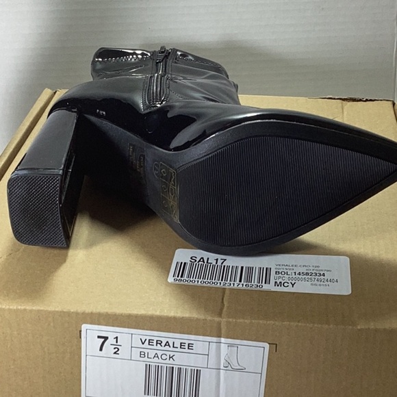 Women's Veralee Bootie - Picture 10 of 10